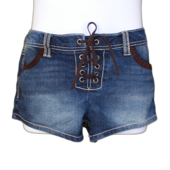 ALMOST FAMOUS Shorts, Junior 9, Lace Front, pocket - Picture 1 of 7